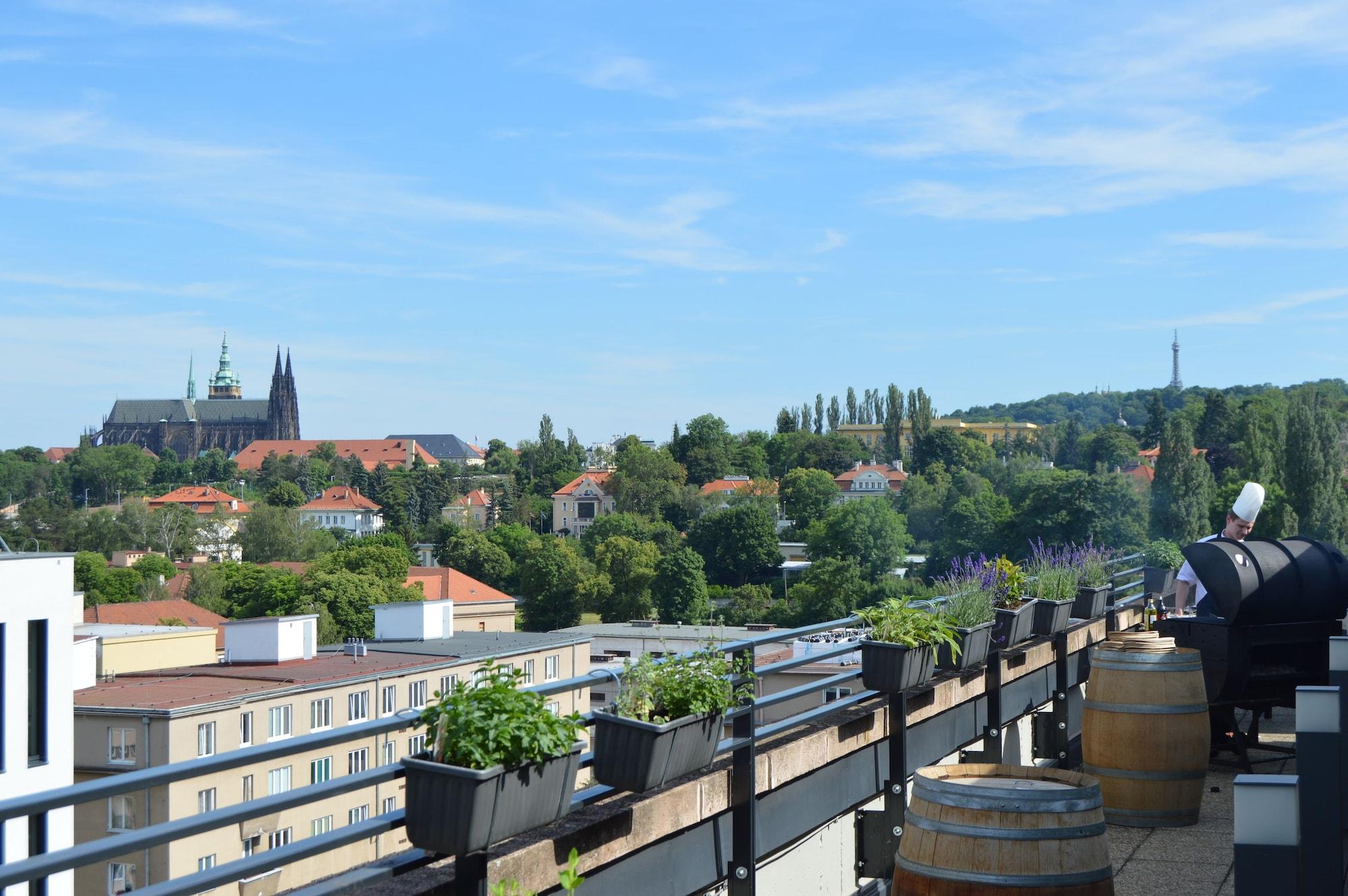 Vienna House By Wyndham Diplomat Prague Hotel Bagian luar foto