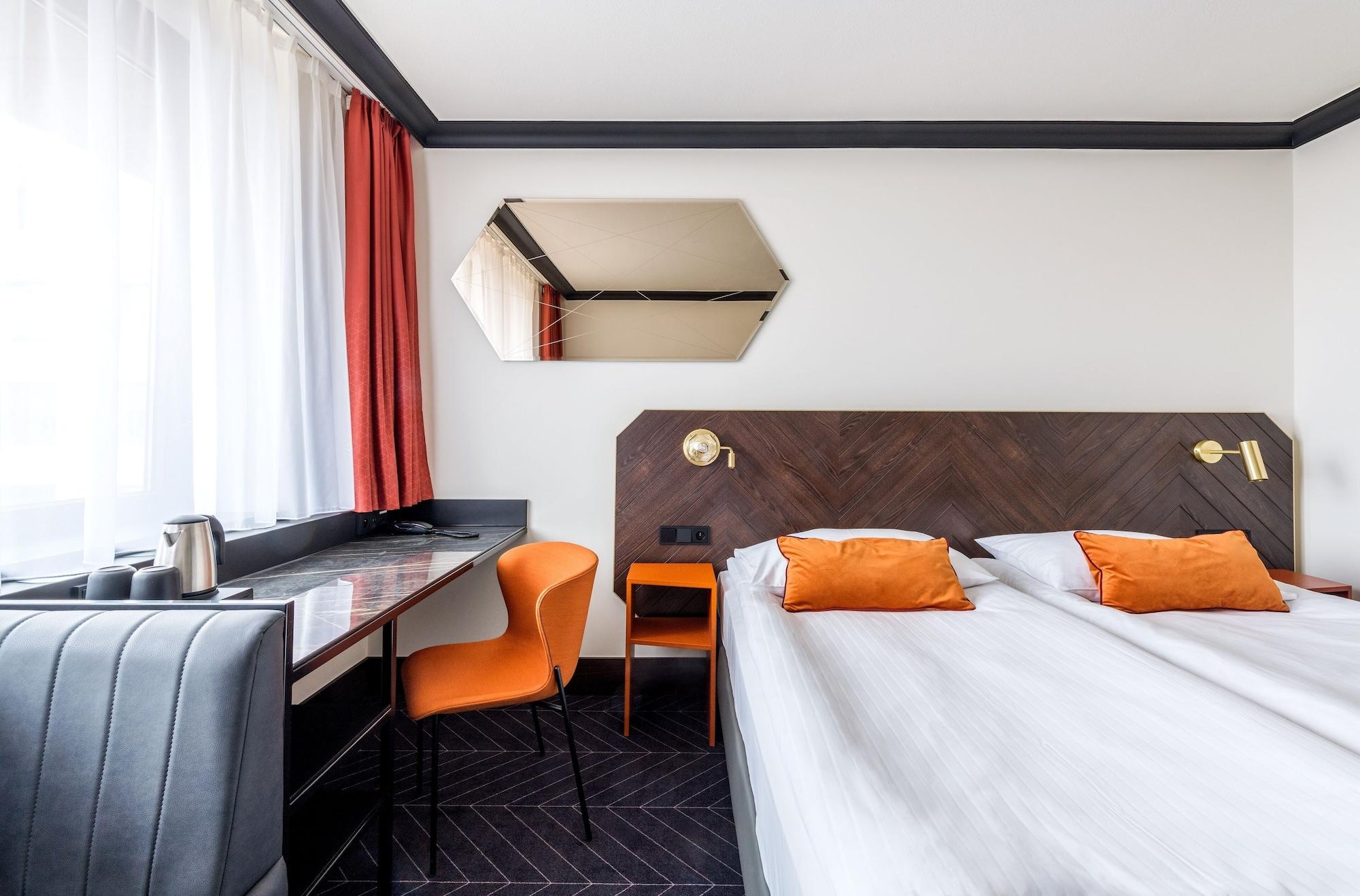 Vienna House By Wyndham Diplomat Prague Hotel Bagian luar foto
