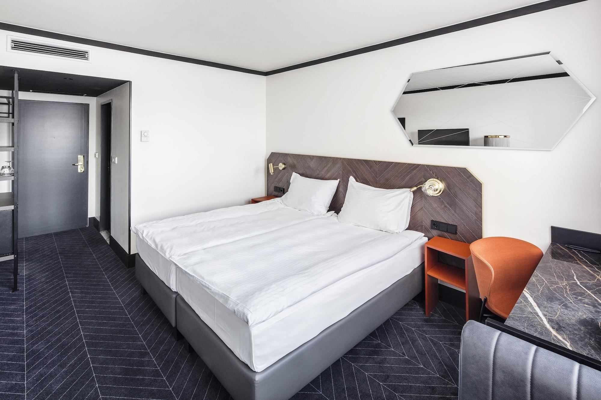 Vienna House By Wyndham Diplomat Prague Hotel Bagian luar foto
