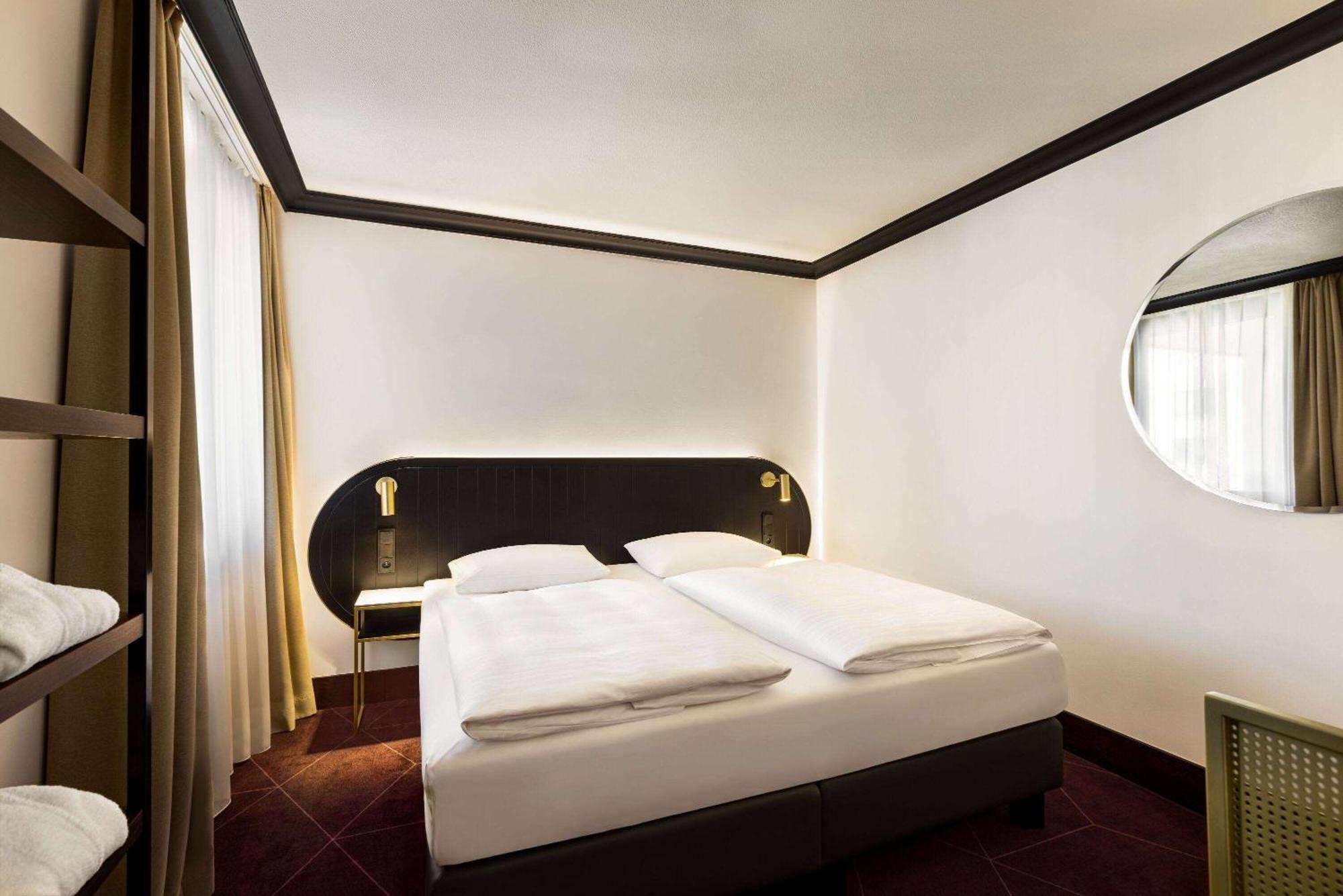 Vienna House By Wyndham Diplomat Prague Hotel Bagian luar foto