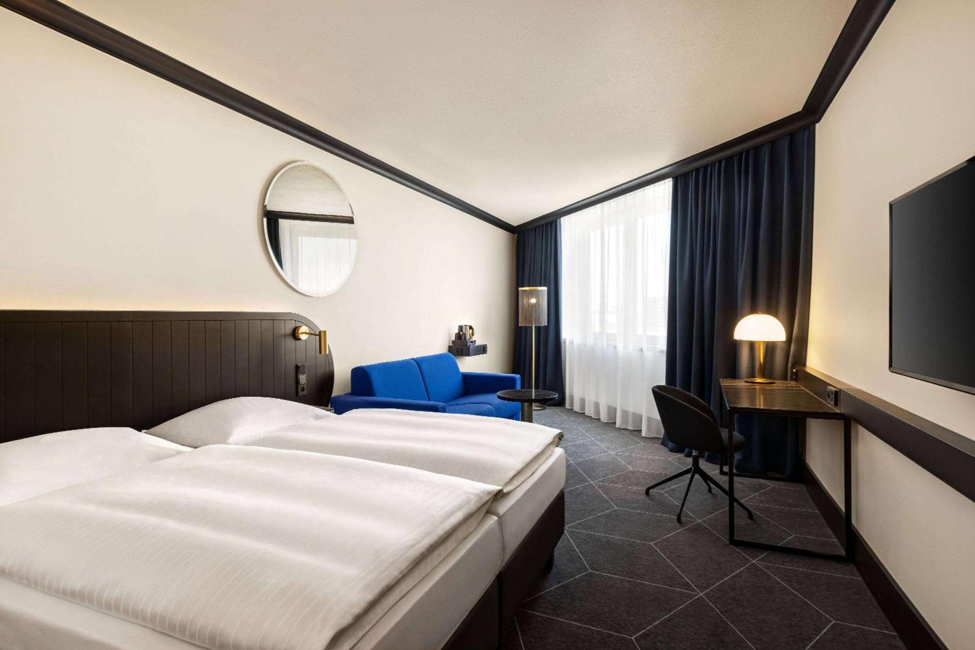 Vienna House By Wyndham Diplomat Prague Hotel Bagian luar foto