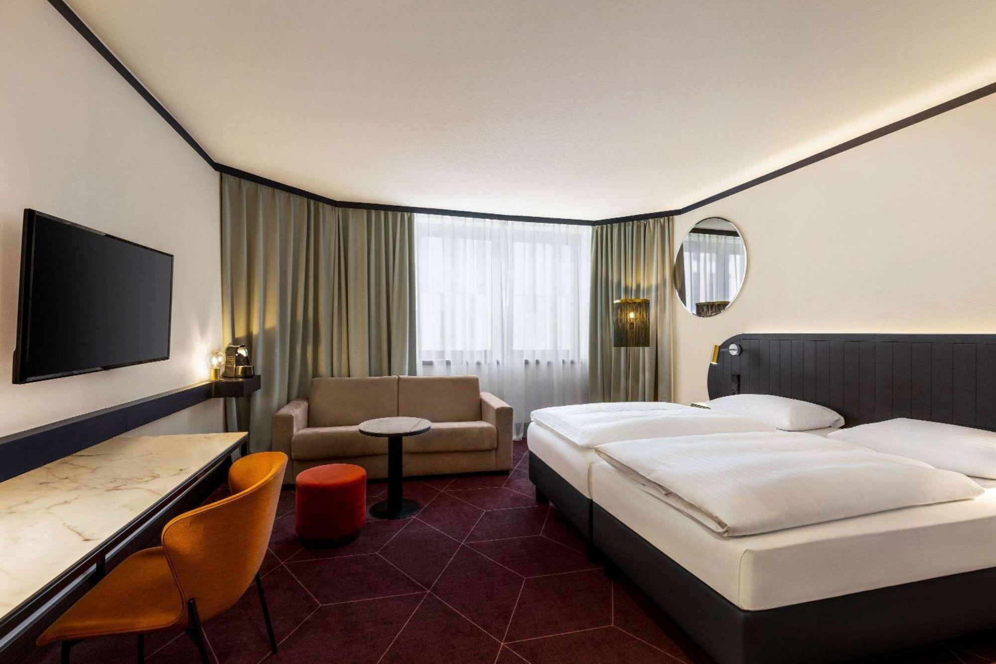 Vienna House By Wyndham Diplomat Prague Hotel Bagian luar foto