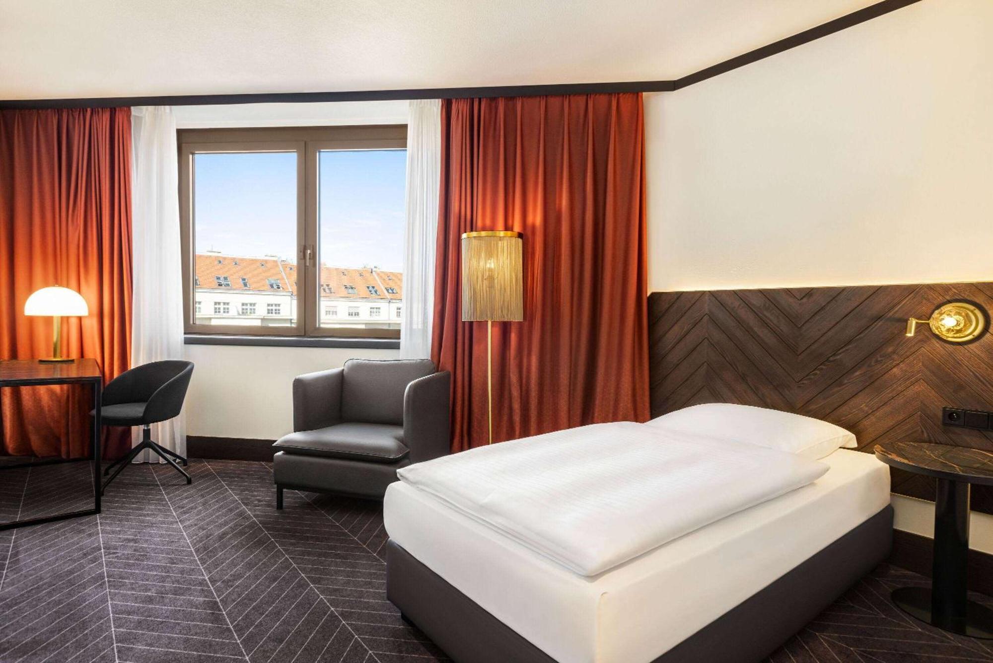 Vienna House By Wyndham Diplomat Prague Hotel Bagian luar foto