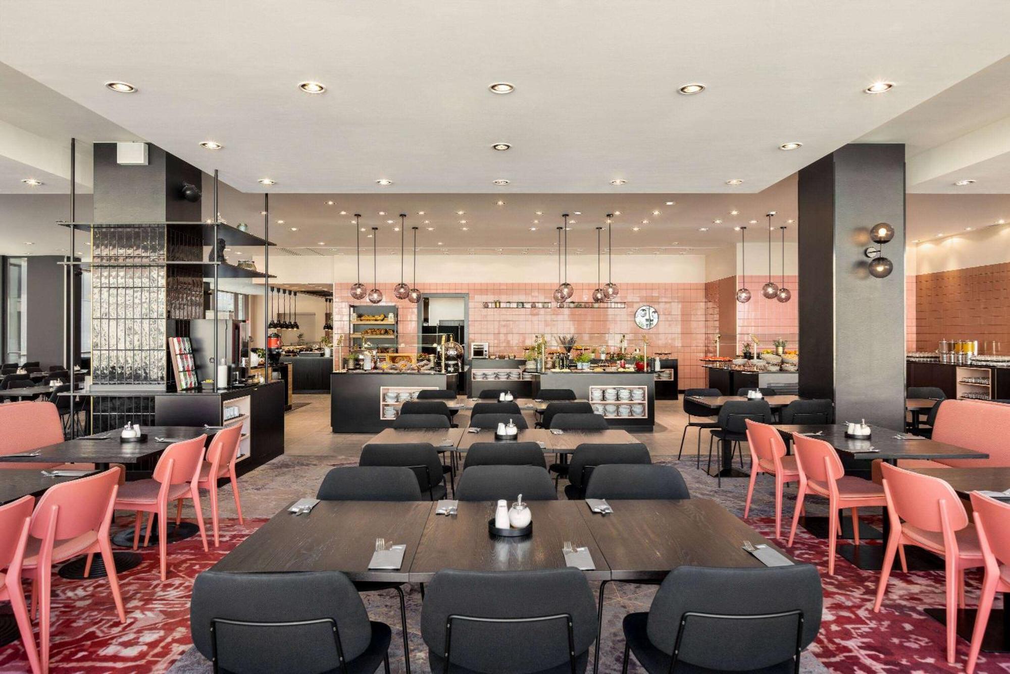 Vienna House By Wyndham Diplomat Prague Hotel Bagian luar foto
