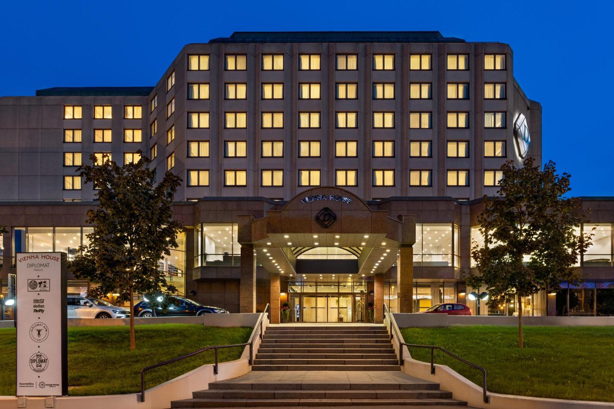 Vienna House By Wyndham Diplomat Prague Hotel Bagian luar foto